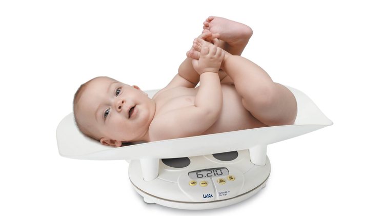 नवजात शिशु के वजन से सम्बंधित ये बातें जान लें
